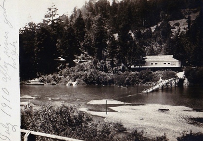 "July 1910 after river got  high"